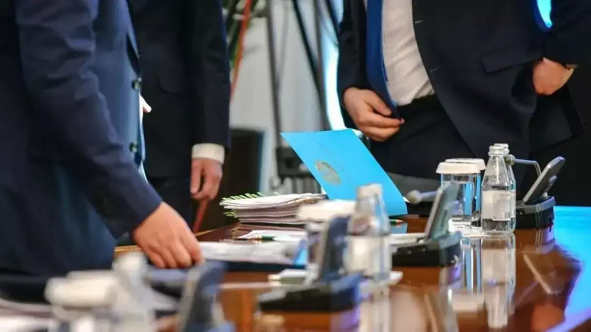 Какие данные о доходах и активах за границей теперь обязаны раскрывать госслужащие, депутаты и судьи в Казахстане - новости на Lada.kz 19.11.2025