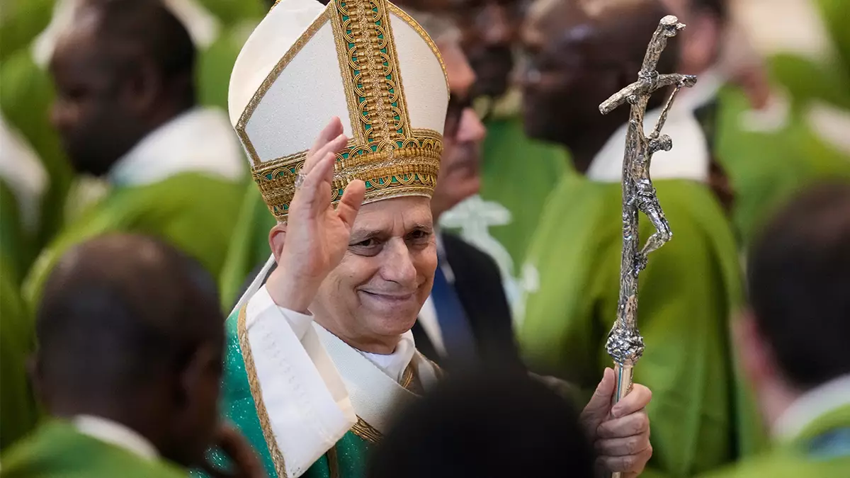 Папа Лев XIV решительно поддержал осуждение американскими епископами иммиграционных рейдов Трампа, назвав их «крайне неуважительными».