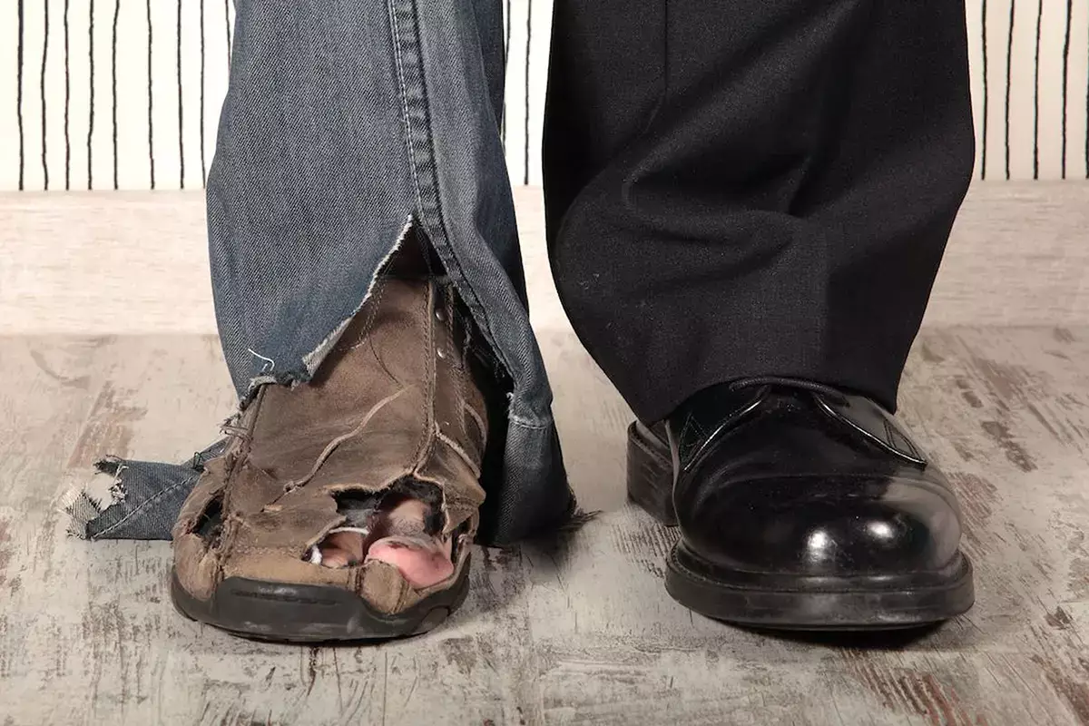 Богатые единицы и бедные массы: зарплаты в Казахстане бьют рекорды неравенства - новости на Lada.kz 19.11.2025