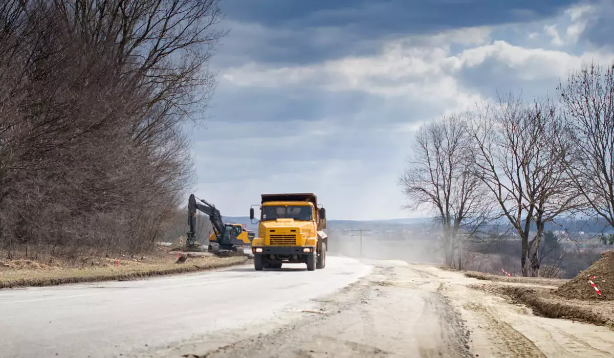 Депутаты просят отменить запрет на движение тяжелых самосвалов