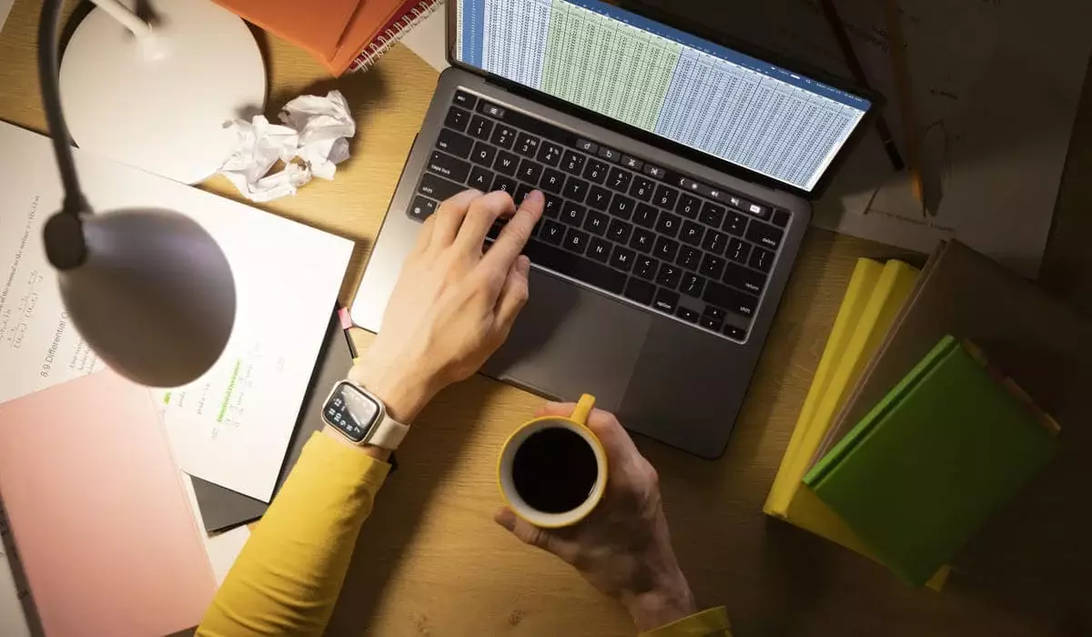 «Работает с 8 до 6? Это трудовой договор»: в Минтруда поставили точку в спорах о ГПХ