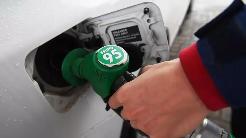 Бензин подорожал сразу на 10 тенге на западе Казахстана