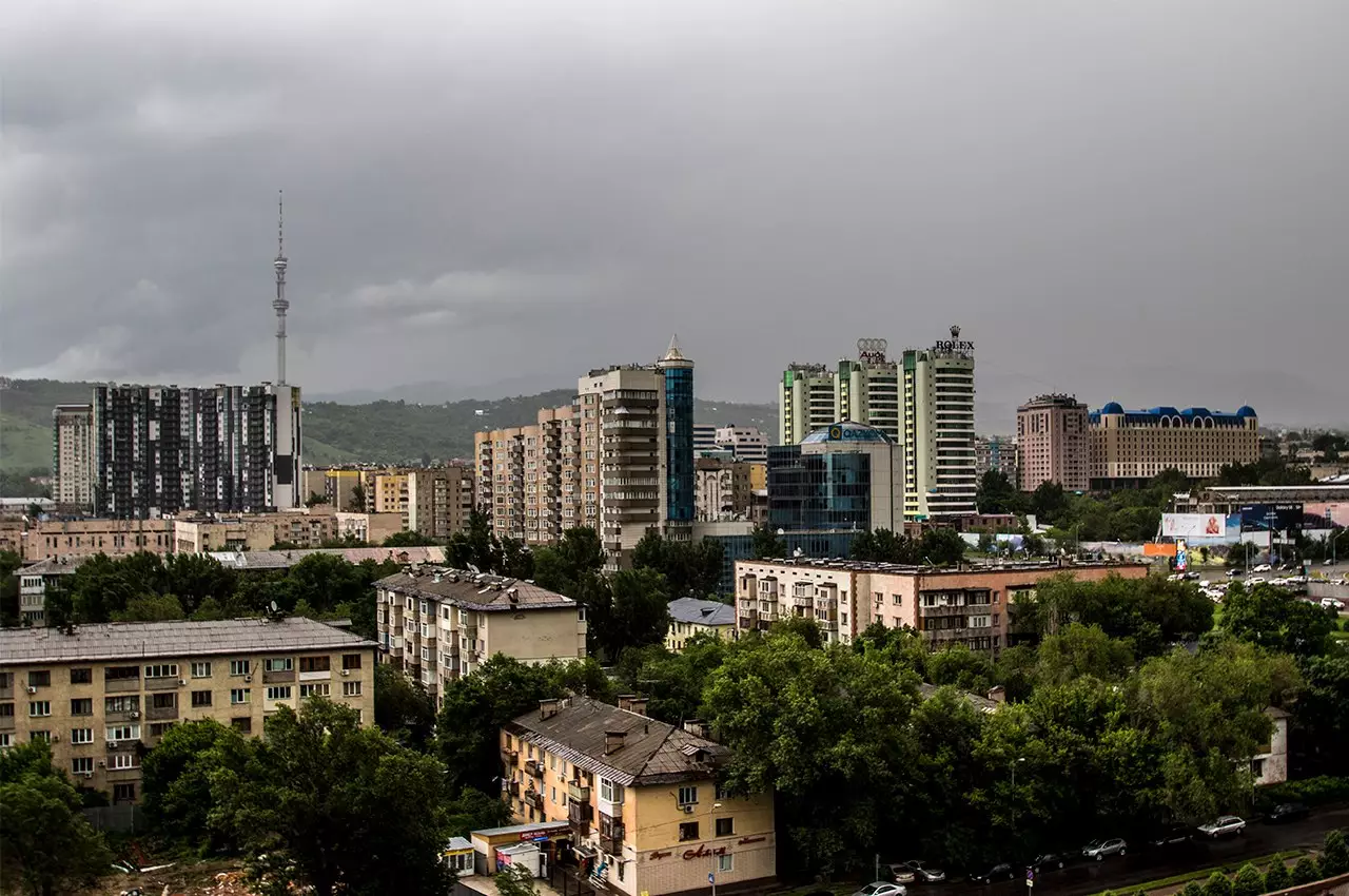 Биткоин немного повышается после падения ниже отметки в $90 000.