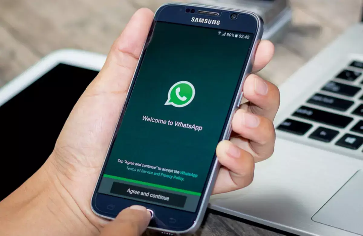 WhatsApp требует указать электронную почту: что это значит для пользователей - новости на Lada.kz 19.11.2025