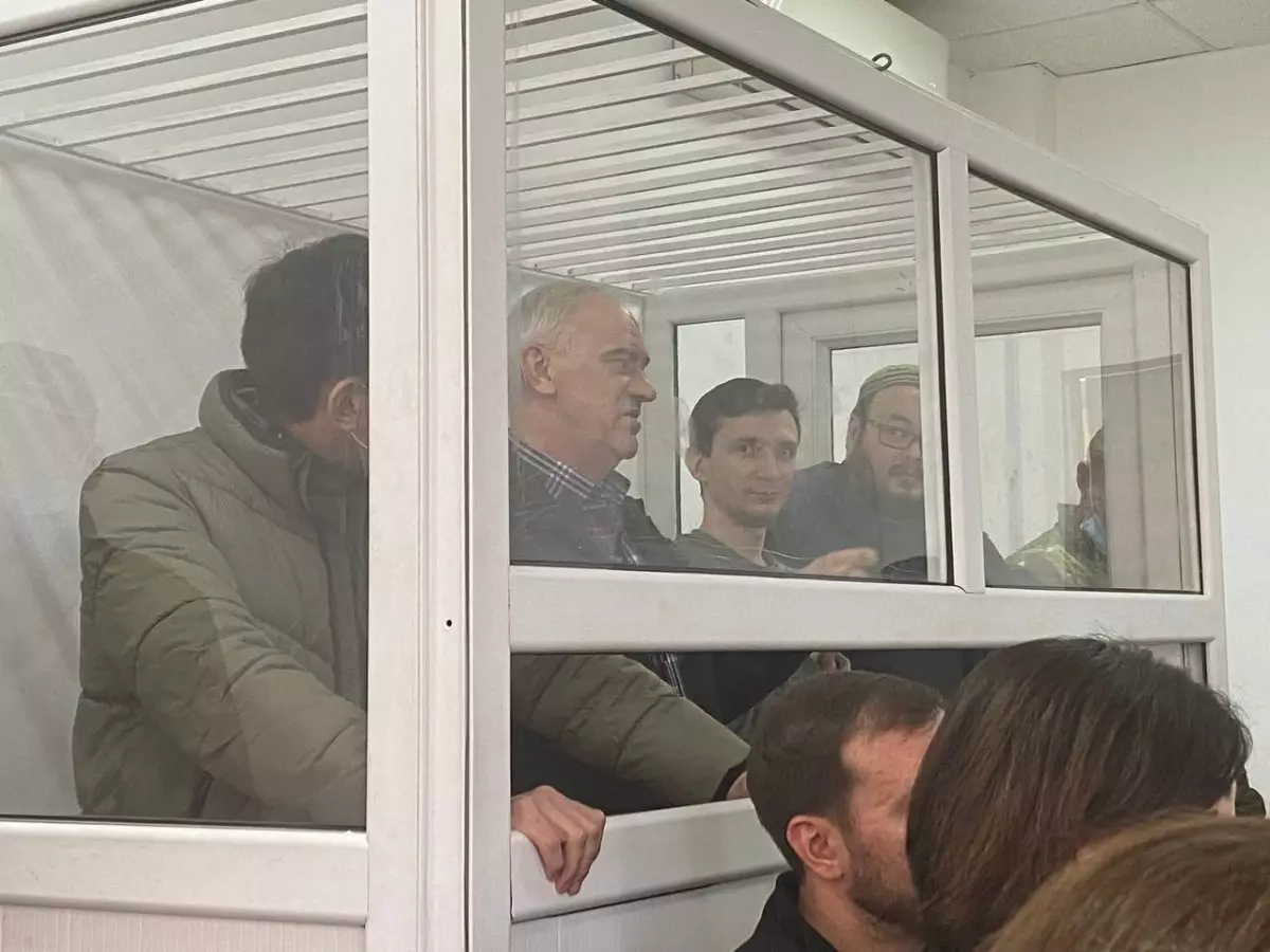 Үкім оқылмай қалғаннан кейін блогер Дамир Көшеевтің соты қайта жалғасты