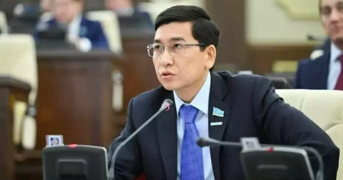   Енді әкелерге де декреттегі уақыты үшін еңбек өтілі есептеледі – Асхат Аймағамбетов   