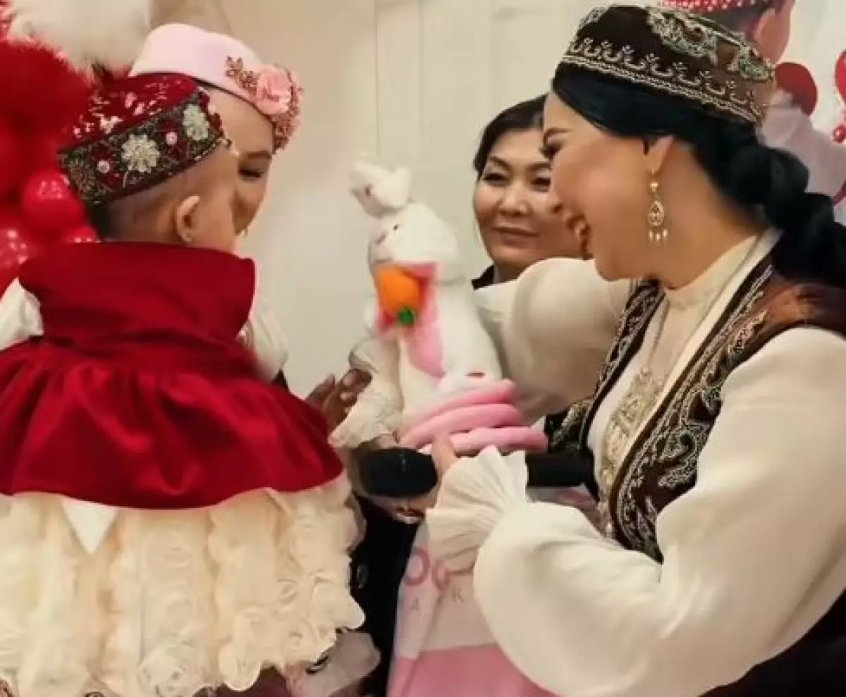 Каракат Абильдина провела 19 церемоний тусау кесу за один день (ВИДЕО)