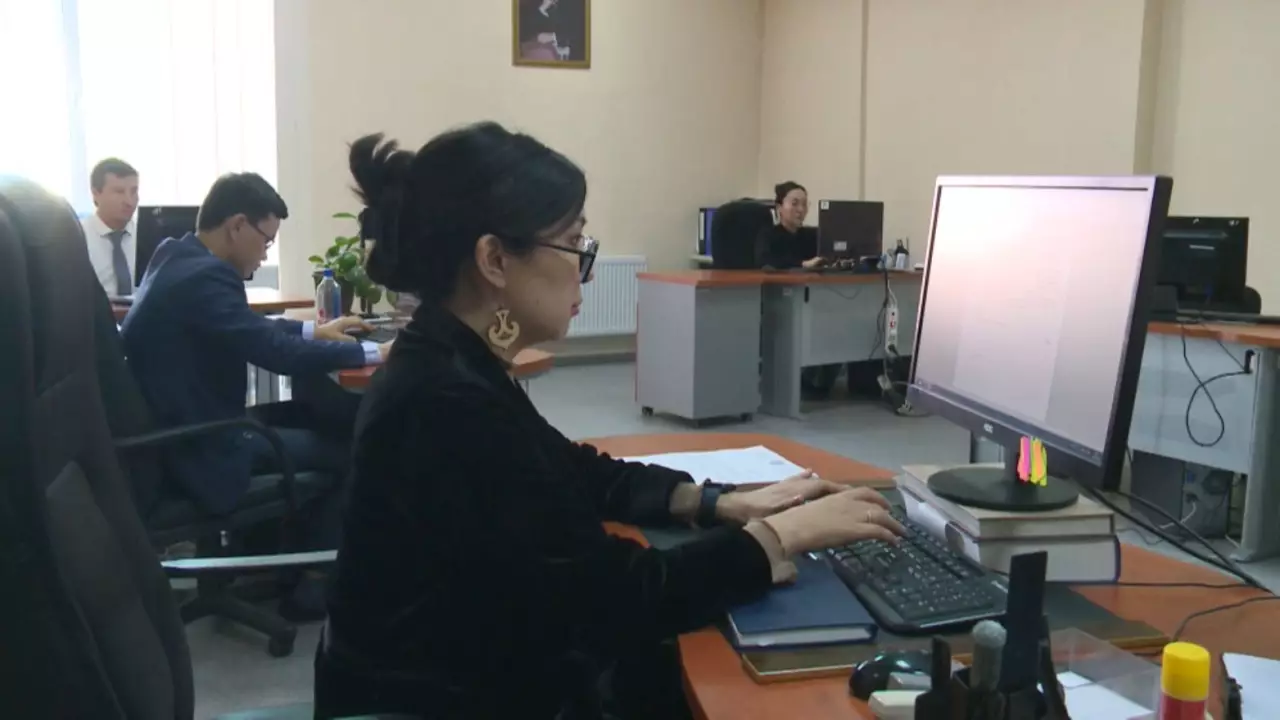 Жұмыс берушілерге қызметкерді келісімшартпен алуға тыйым салынбақ