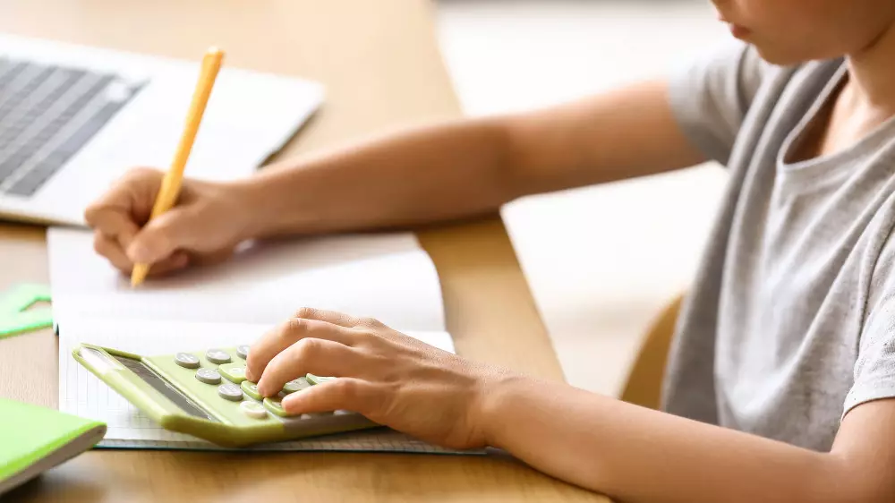 Массовая удаленка школьников в Казахстане: новые регионы подхватили “эстафету“