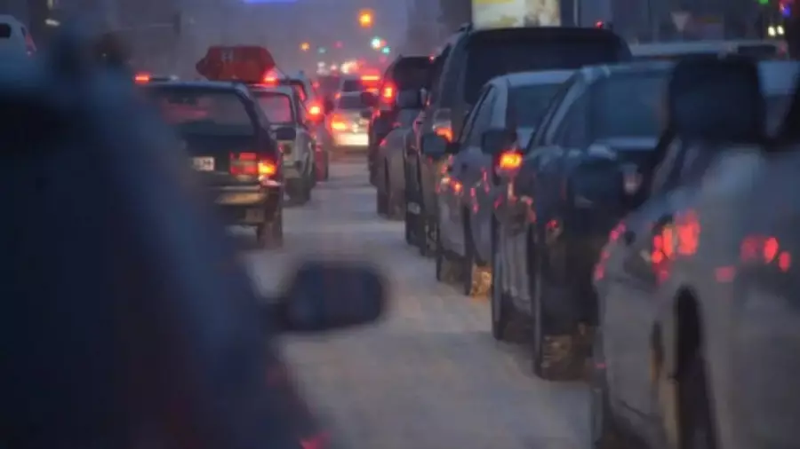 “Алматы сенбі-жексенбі де кептелістен көз ашпайды“. Депутат Абай даңғылын Қаскелеңге дейін созуды ұсынды