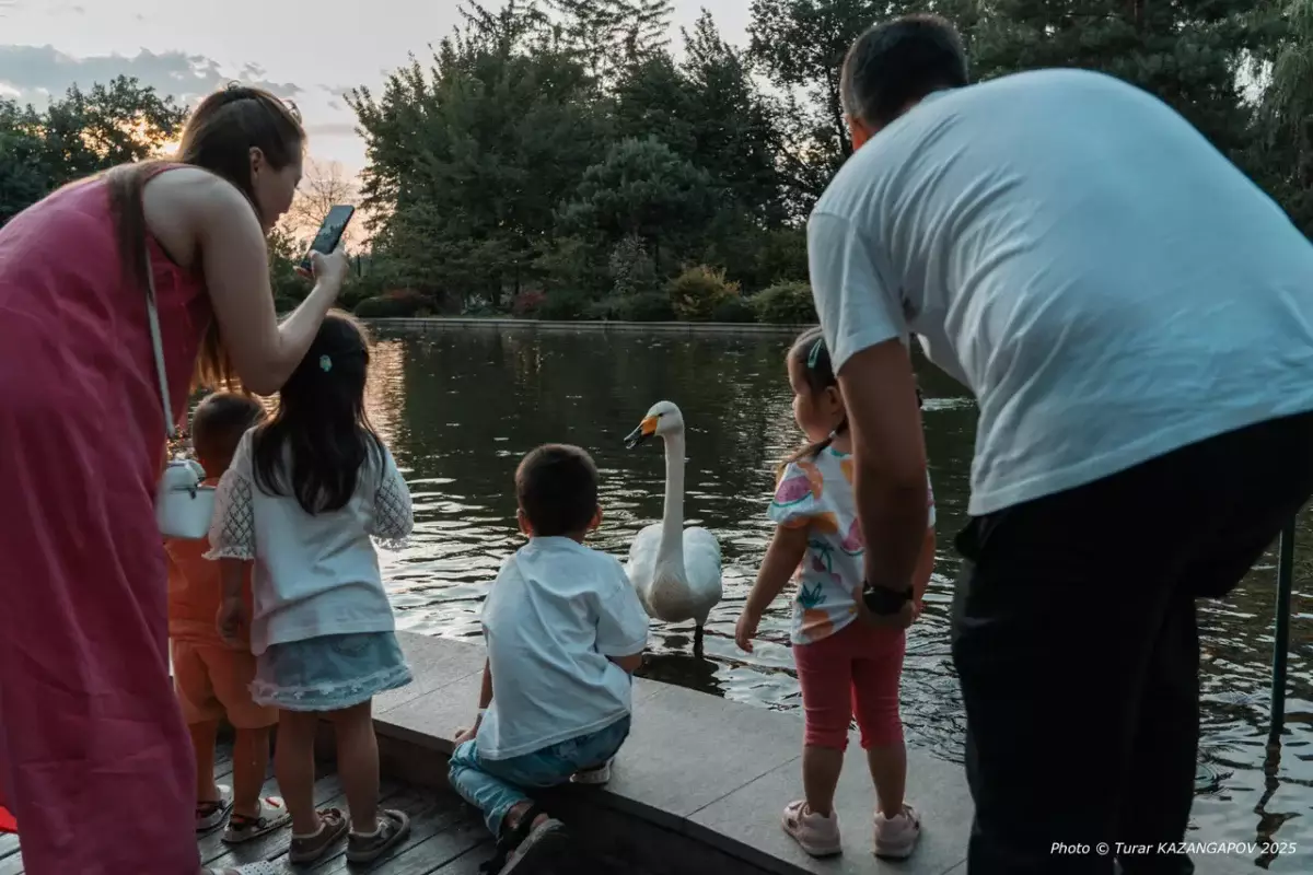 В Казахстане предложили сократить рабочий день работающим родителям