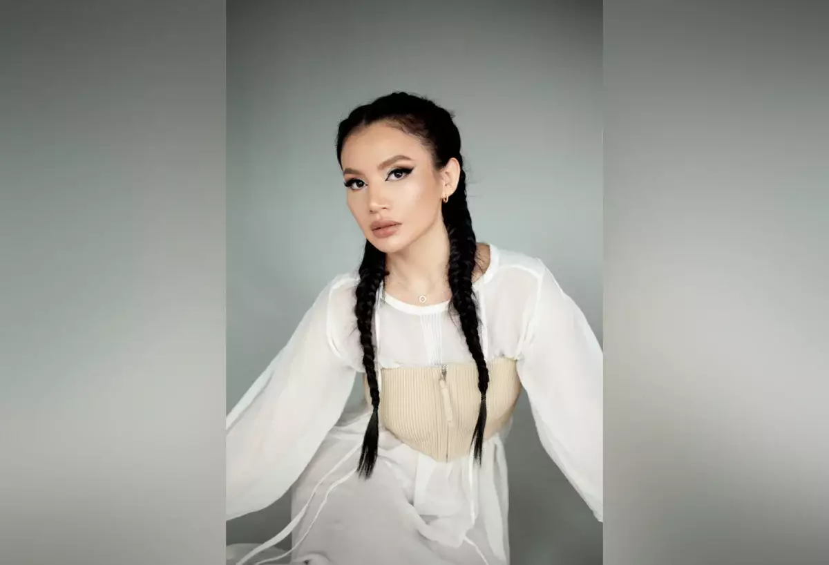 Бывшая токал Болата Назарбаева дает «уроки» по обольщению мужчин