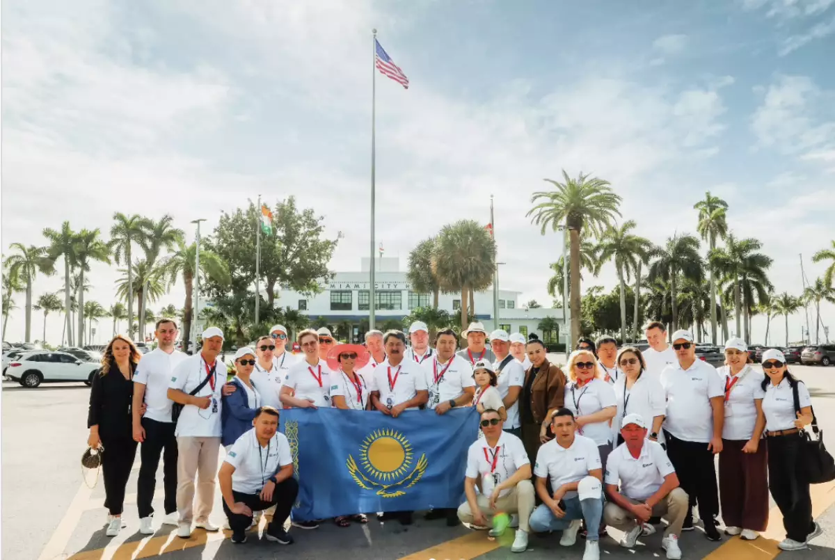 Айдын Рахымбаев 20 жыл жұмыс істеген қызметкерлерін АҚШ-қа тегін сапарға жіберді