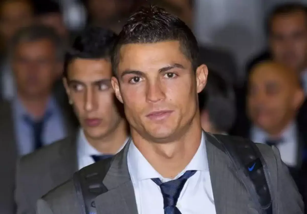 На ужин к президенту: Роналду и Илона Маска пригласили в Белый дом