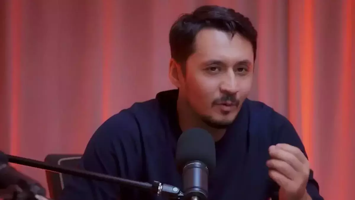 «Әке болудың не екенін толық сезінген жоқсың»: Танымал актер арманын ашық айтты (ВИДЕО)