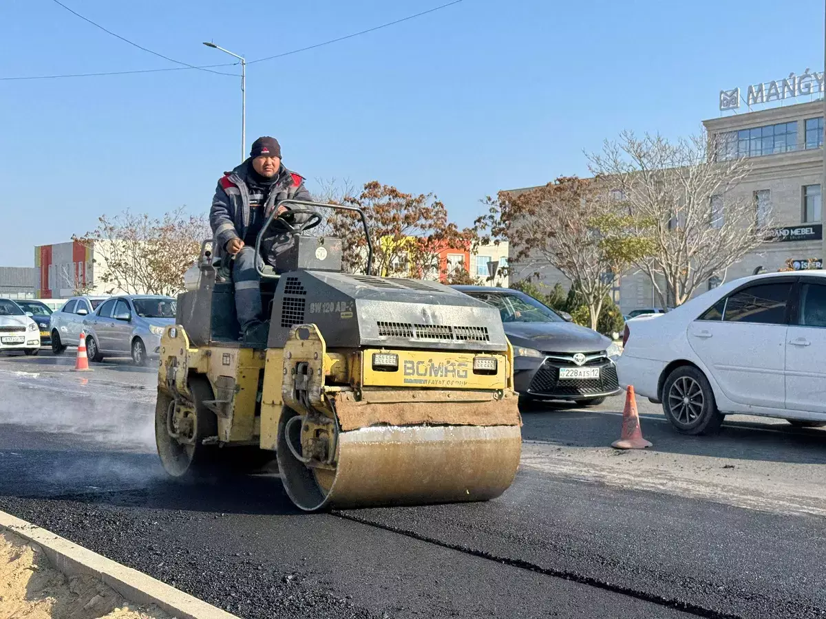 В Актау на пяти дорожных участках появятся новые полосы для правого поворота - новости на Lada.kz 19.11.2025