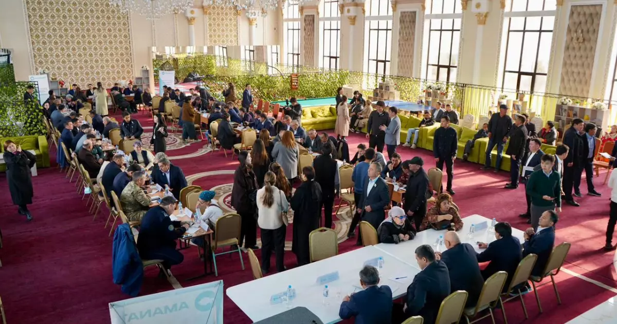   «AMANAT» партиясының көшпелі қоғамдық қабылдауы: Арыстағы өзекті мәселелер тыңдалып, шешу жолы қаралды   