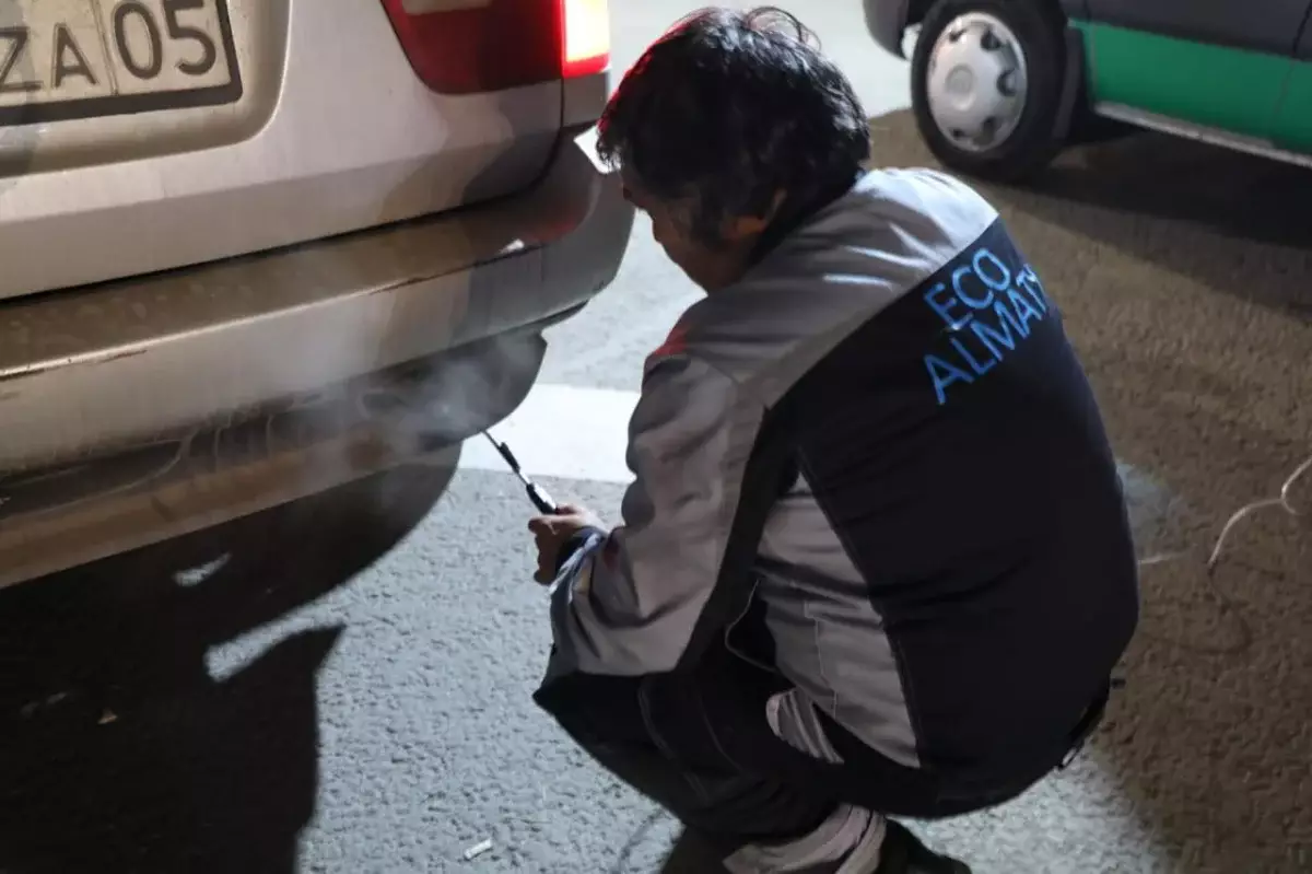 В Алматы за день проверили 20 автомобилей в рамках усиленных экологических рейдов