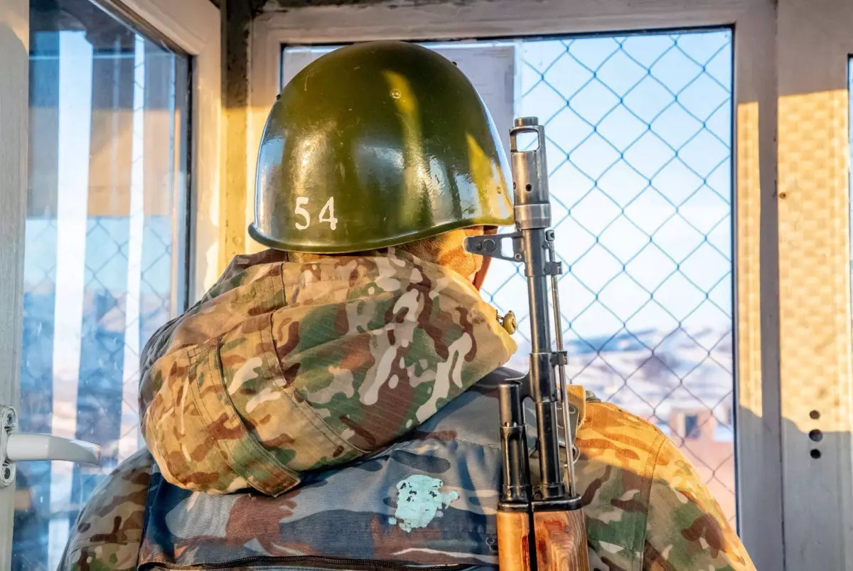 Часовой колонии открыл стрельбу в Усть-Каменогорске