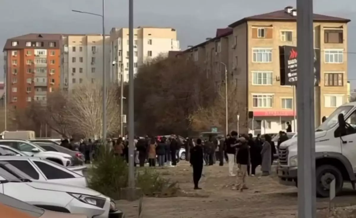 Посетителей и сотрудников ТРЦ эвакуировали в Атырау