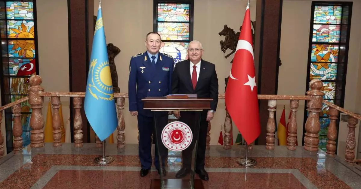  Қорғаныс министрі Түркияға ресми сапармен барды 