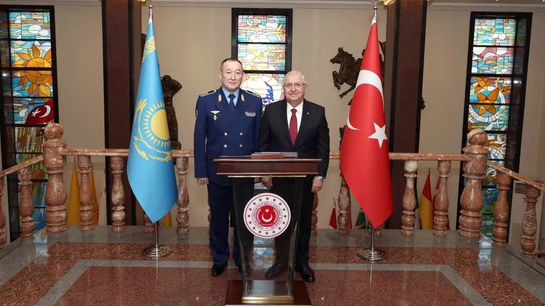 Қорғаныс министрі Түркияға ресми сапармен барды