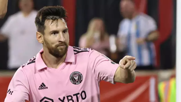 Месси решил пойти против Лапорты и вернуться в "Барселону"