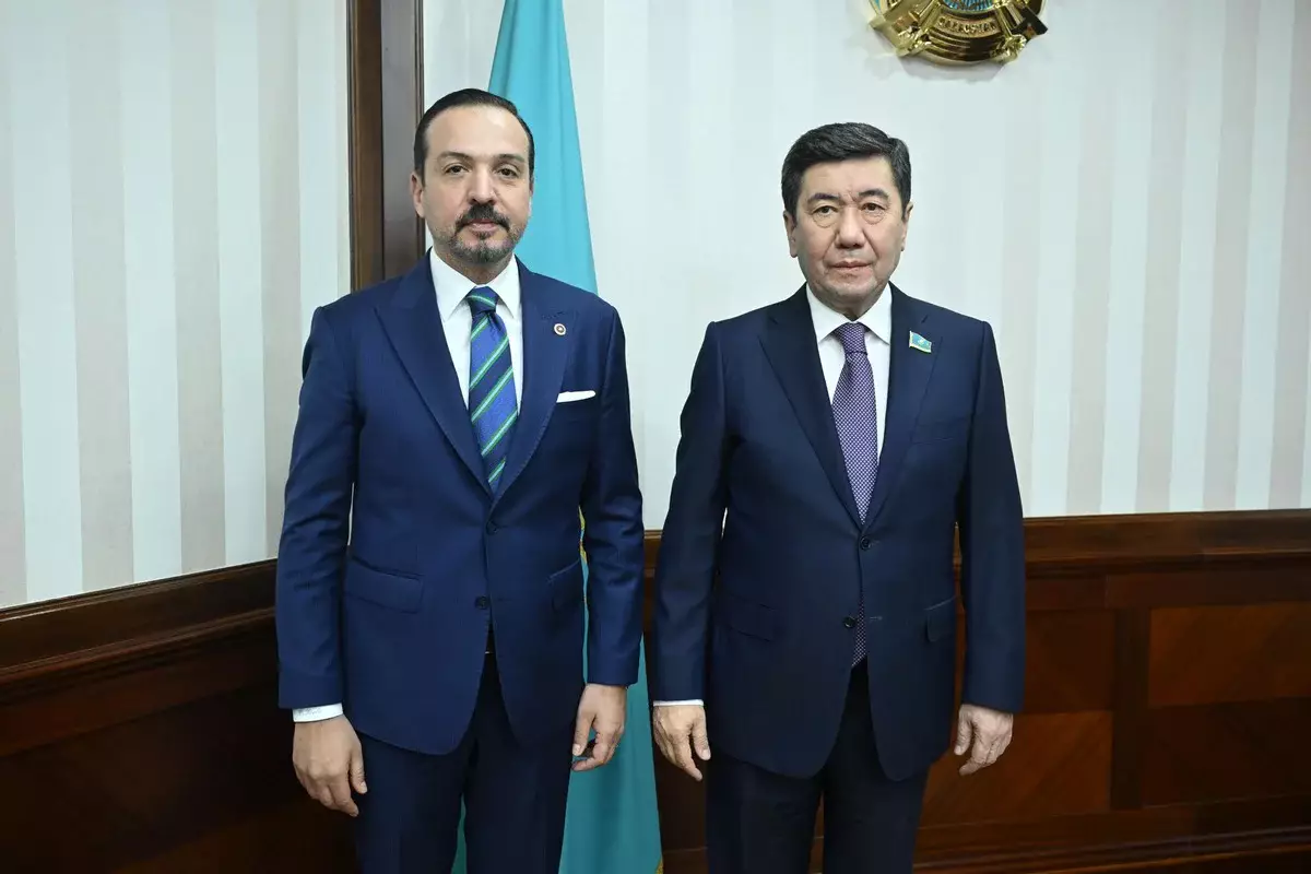 Спикер Мажилиса принял заместителя председателя партии справедливости и развития Турции