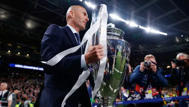 Зидану предложили возглавить титулованный клуб Европы