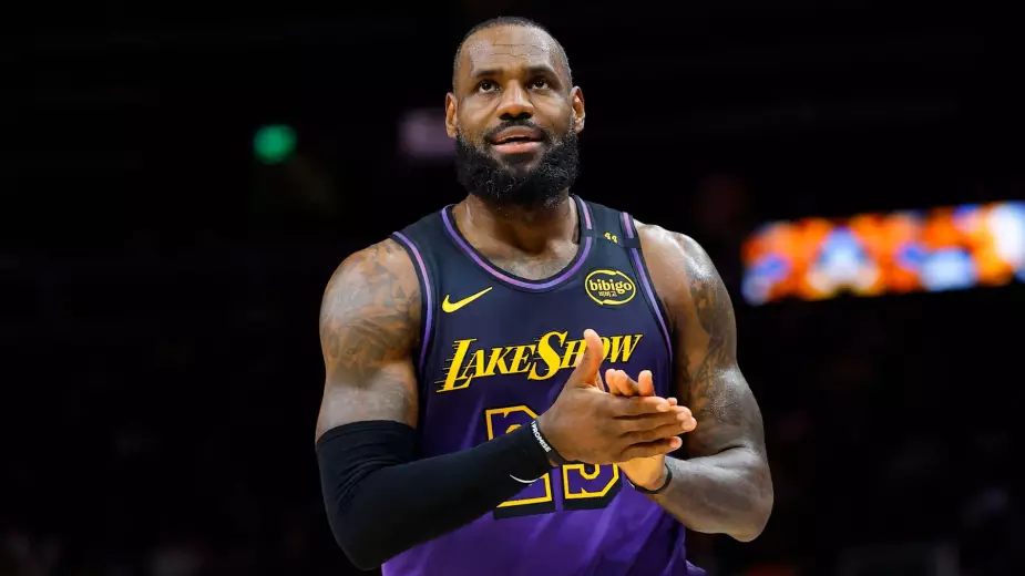 ЛеБрон Джеймс установил рекорд НБА (ВИДЕО)