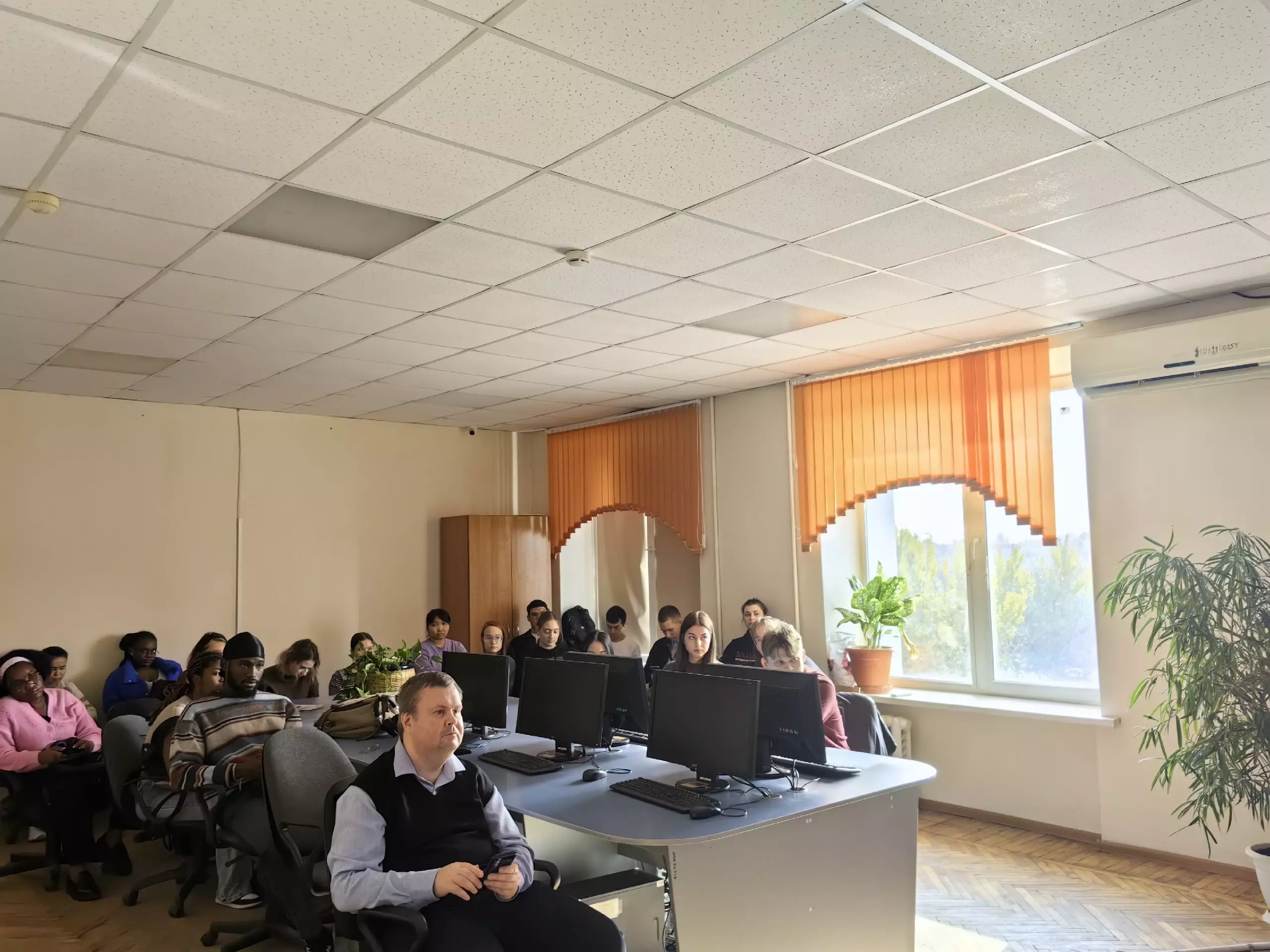 Астраханские ученые обсудили будущее Каспия на конференции в Казахстане.