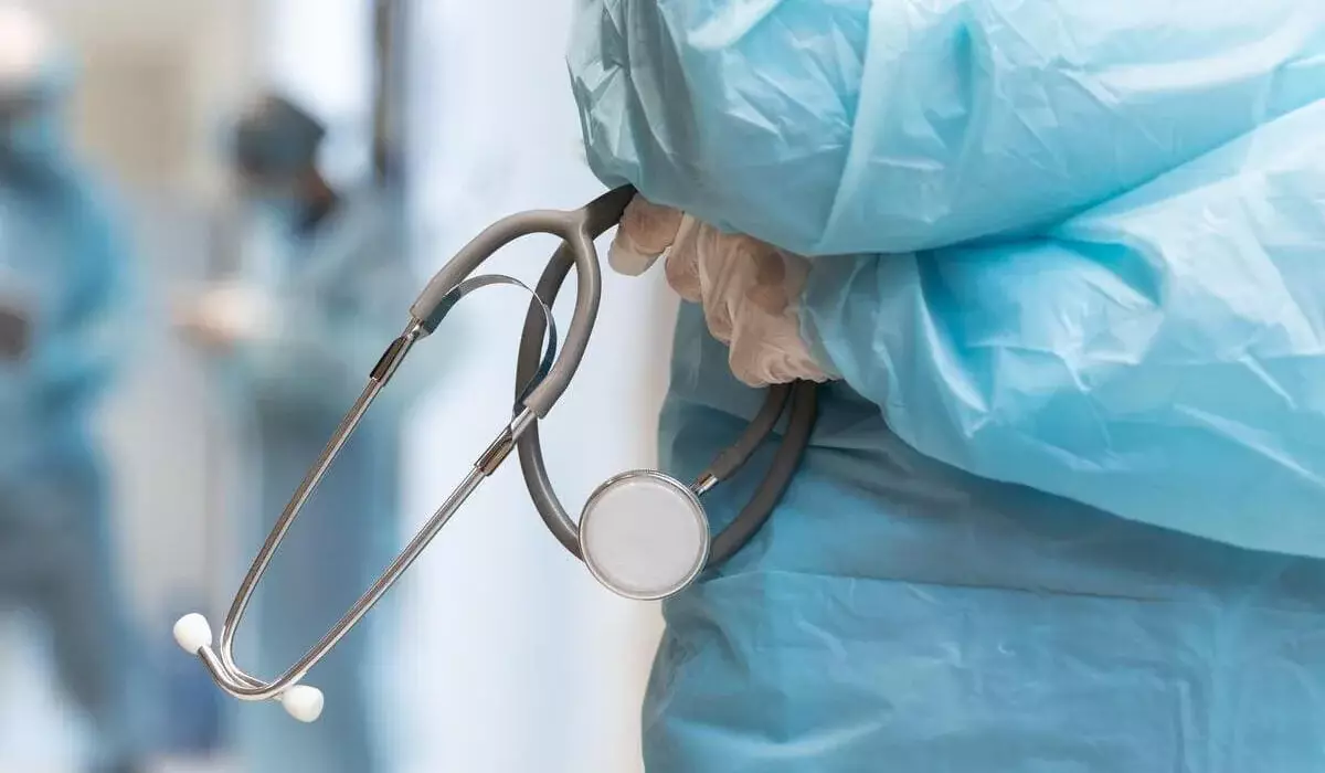 Хирург переехал в северный регион, но льгот не дали: чем завершился суд