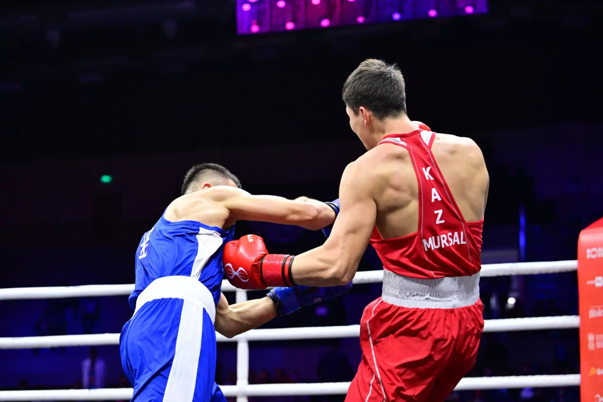 Қос қазақ боксшысы әлем Кубогы кезеңінің финалында