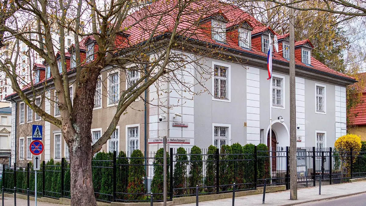 Польша елдегі Ресейдің соңғы консулдығын жаппақ