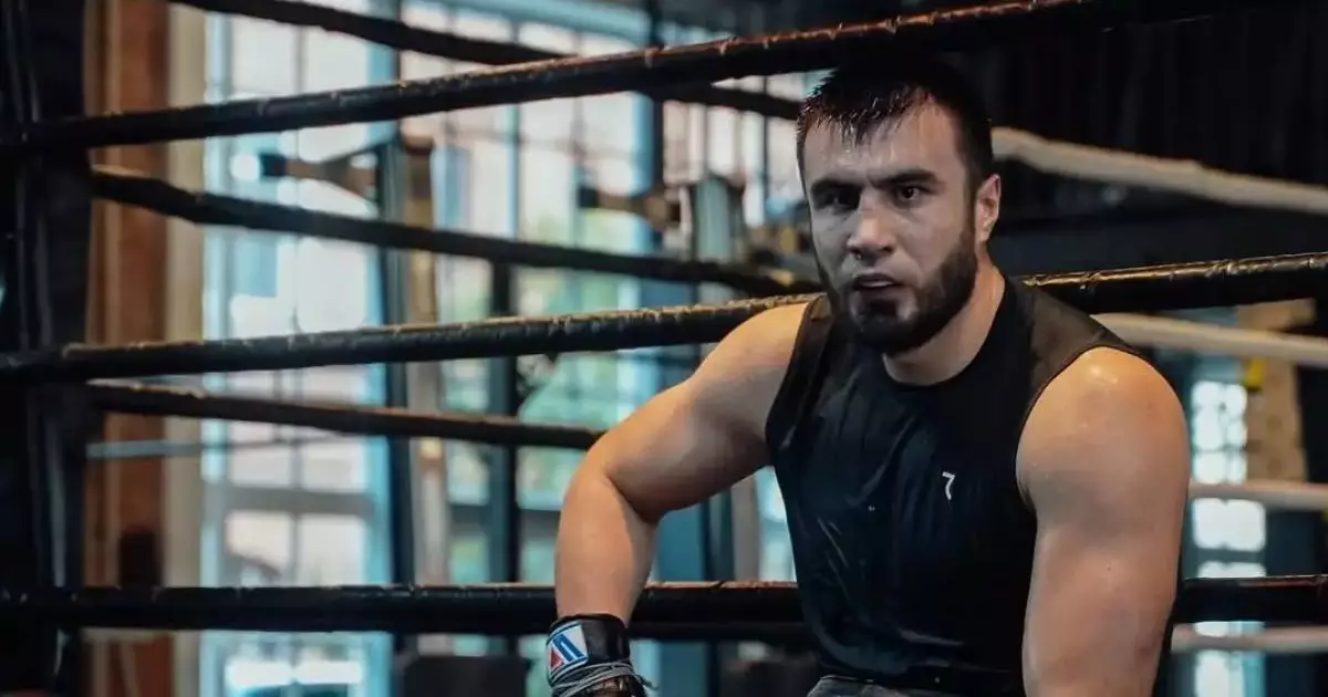  Екі дүркін Олимпиада чемпионы атанған өзбек боксшысы күлкінің астына қалды 