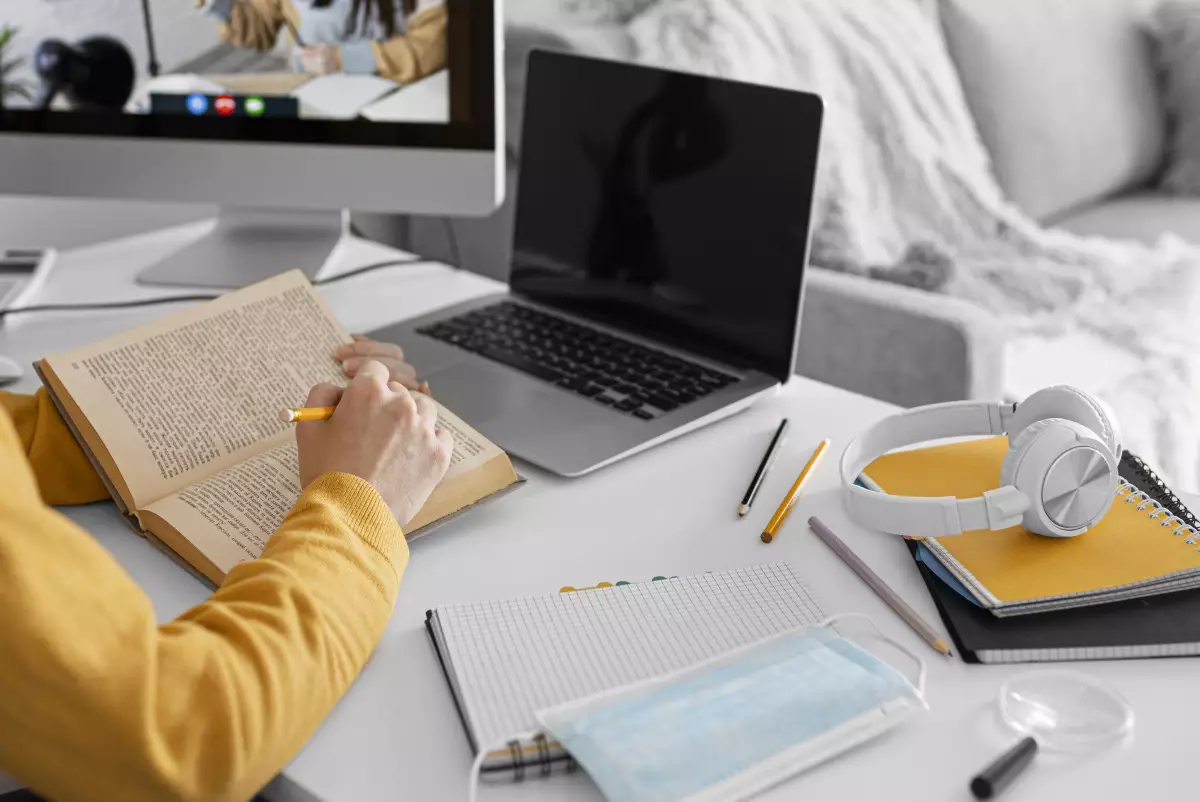 Аким ВКО опроверг перевод школ на дистанционку из-за смога