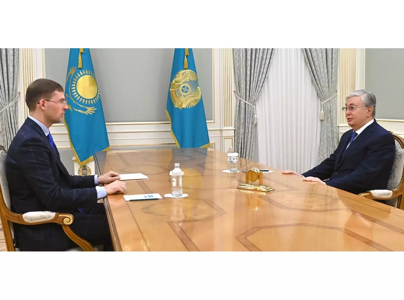 Freedom выдает россиянам карты под вывеской администрации президента Казахстана