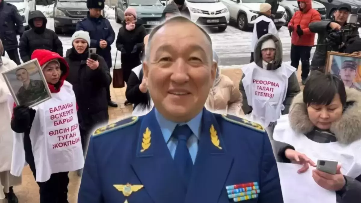 Министр Қосанов сарбаздардың қазасы туралы сұраққа күліп жауап берді