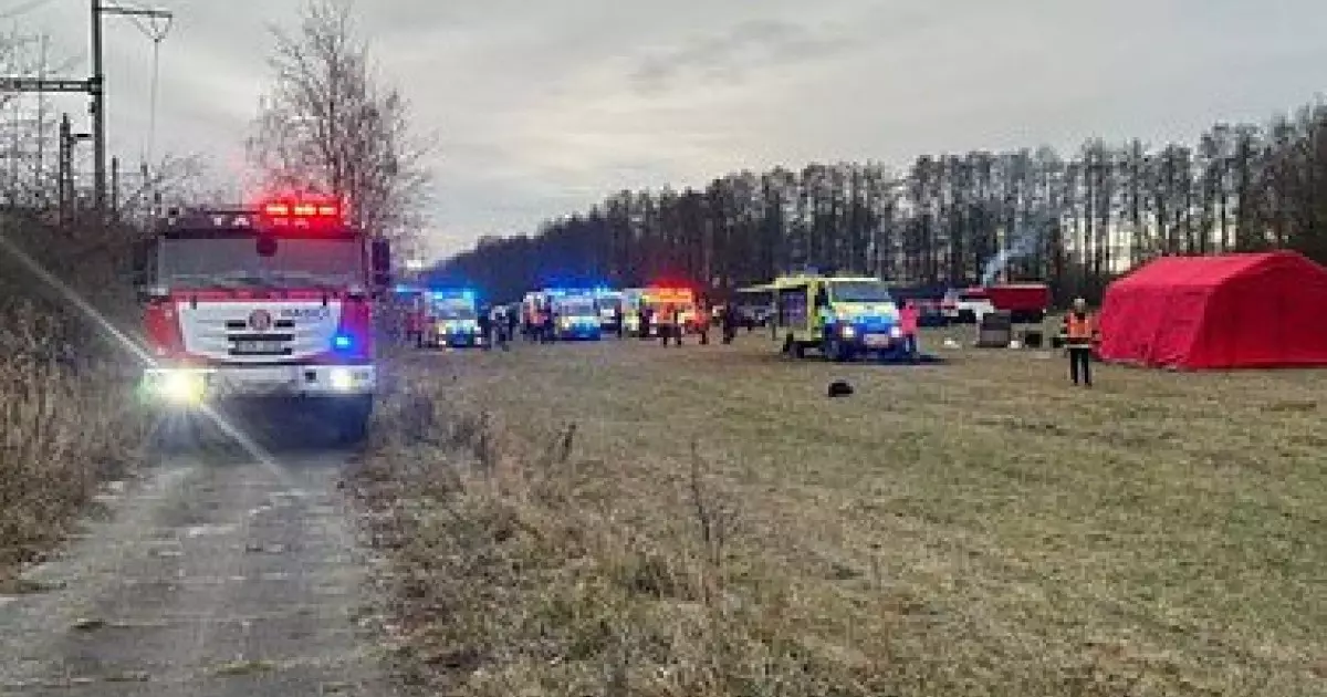  Екі пойыз соқтығысып, 42 адам жарақаттанды 