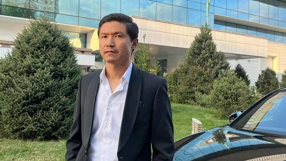 "Шікірейіп, шіреніп": Әнші Бағлан Әбдірайымов масқара болып, жұртқа жақпай қалды (ФОТО)