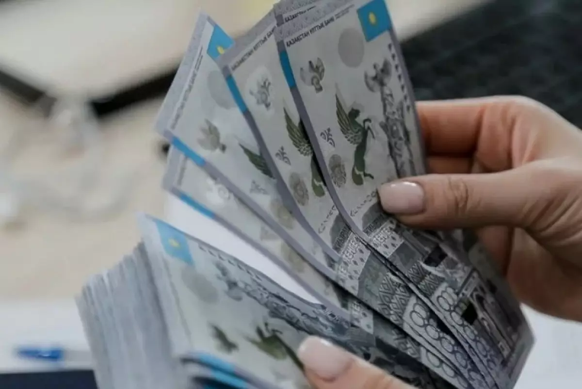 От чего зависит размер минимальной зарплаты, рассказали в Сенате