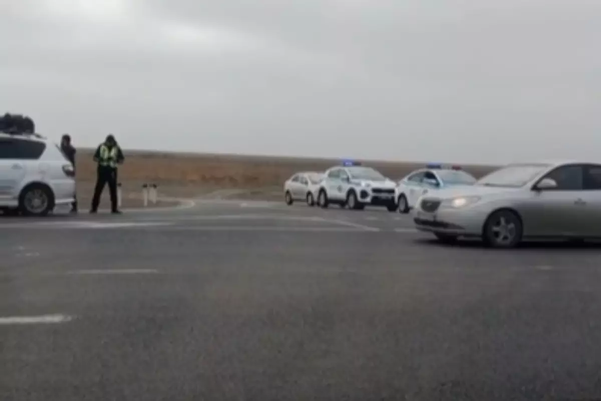 В Исатайском районе водители праворульных машин требуют объяснить массовые проверки