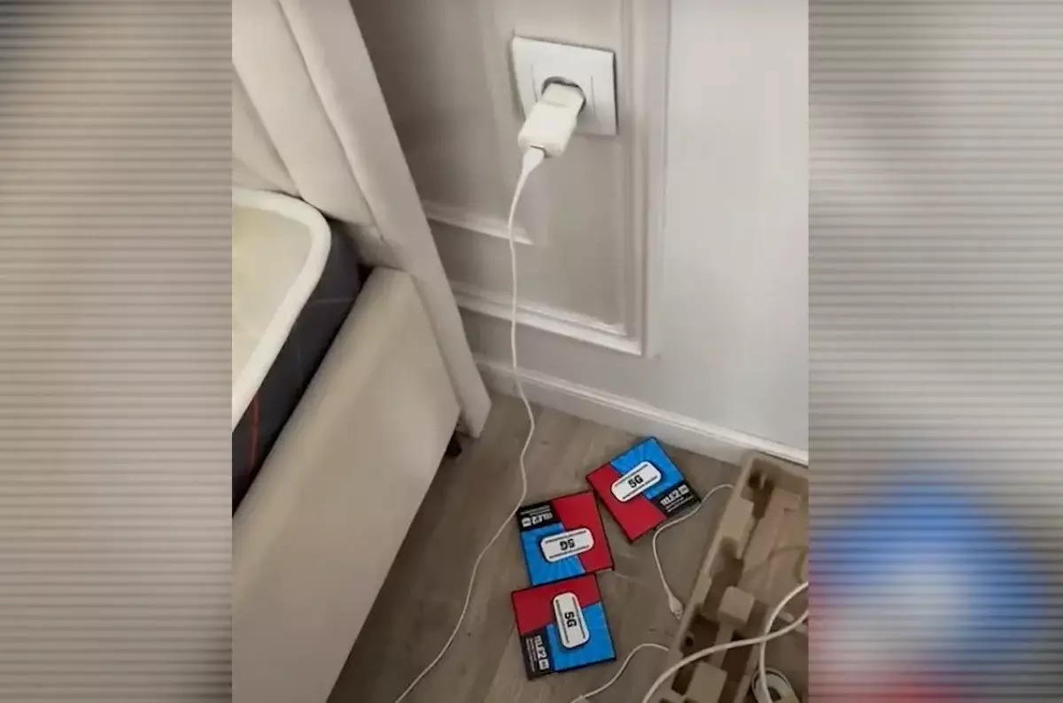 Спецслужбы выявили технику для онлайн-афер в Алматы (видео)