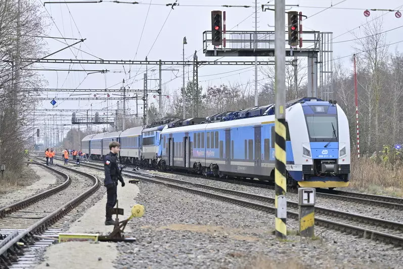 В Чехии скоростной поезд врезался в пассажирский, есть тяжелораненые
