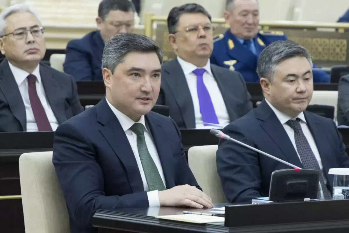 Бектенов считает уровень госдолга Казахстана комфортным