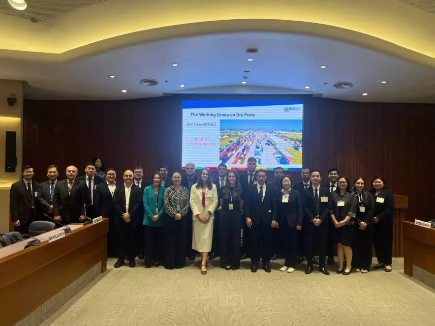 Әлемдік жетекші ұшақ өндірушілері Boeing, Airbus және De Havilland компанияларымен келіссөздер өтті