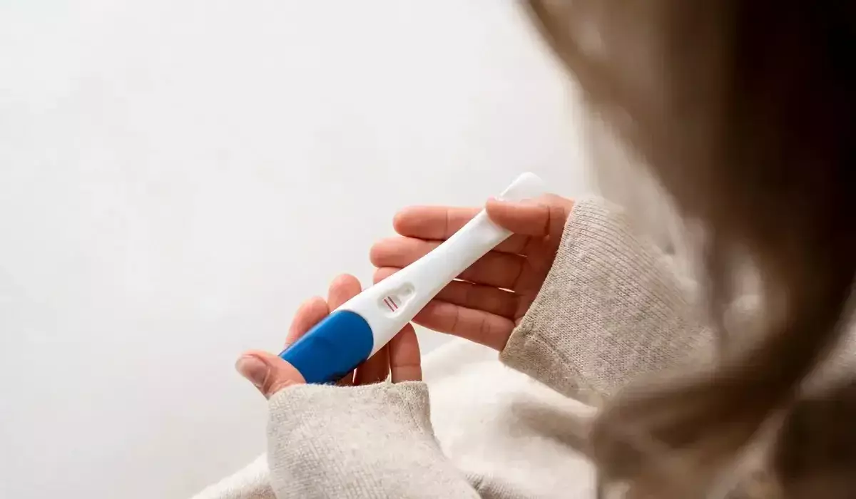 Ақтөбеде 14 жастағы оқушы қыз босанғаннан кейін білім бөлімінің басшысы отставкаға кеткен