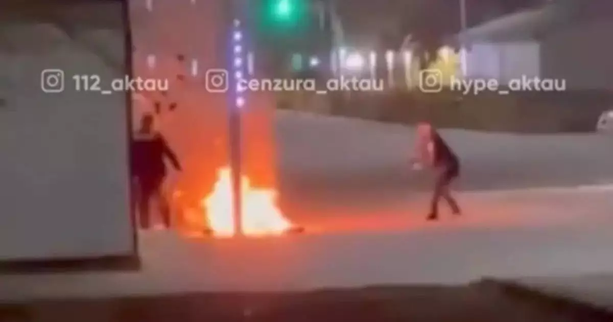  Маңғыстау тұрғыны өз-өзін өртеп жібермек болды (ВИДЕО) 