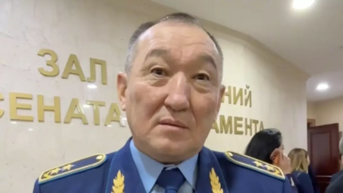 Әскердегі сарбаздардың өлімі туралы сұраққа қорғаныс министрі күліп жіберді