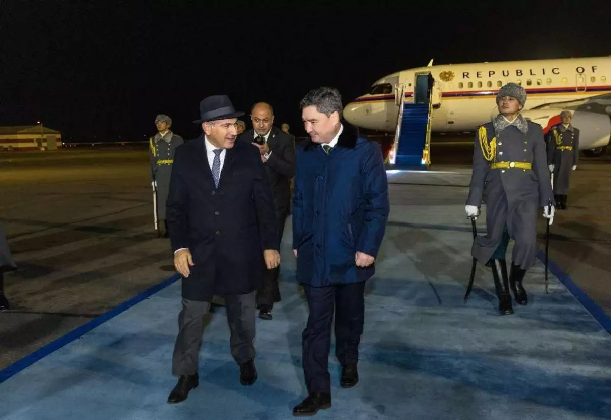 Премьер-министр Армении прибыл в Астану